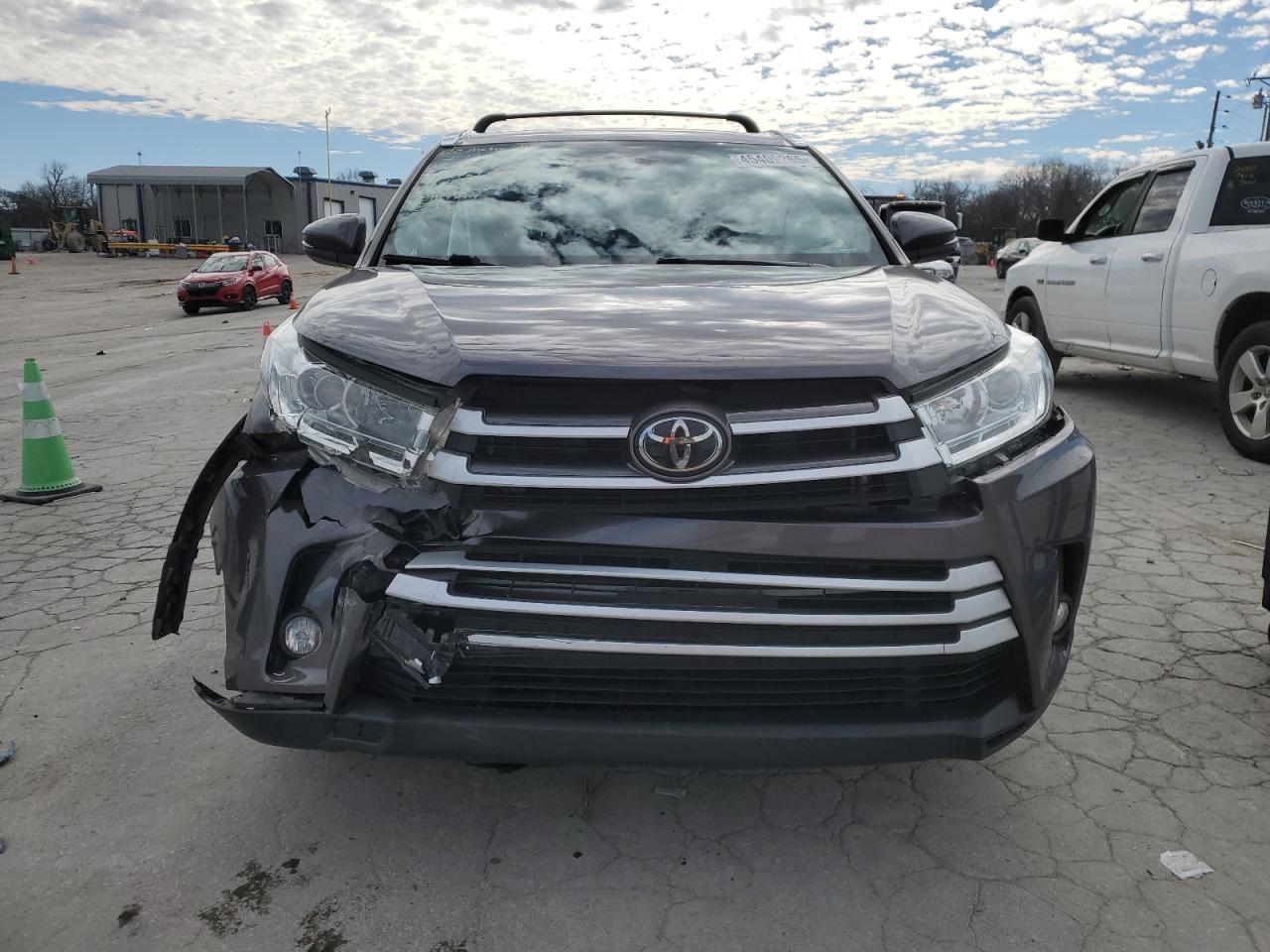 2019 TOYOTA HIGHLANDER - Фото 5