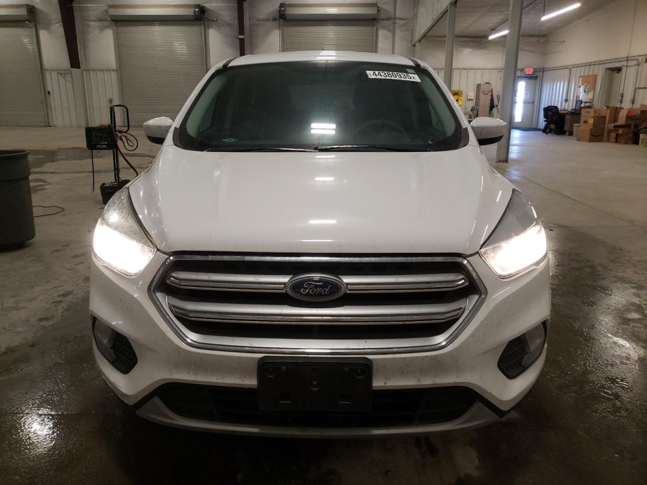 2017 FORD ESCAPE SE - Image 5