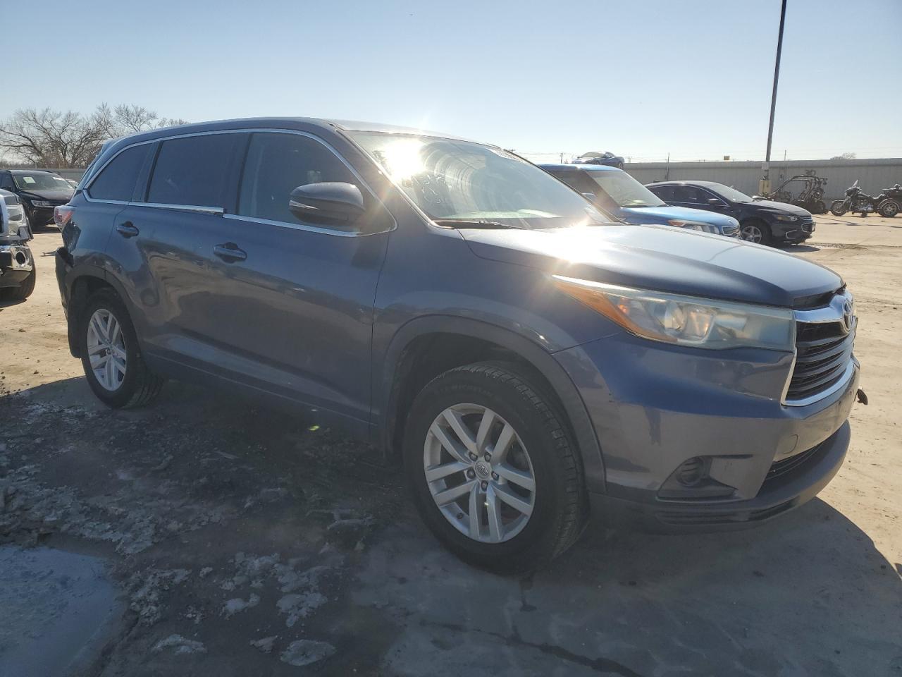 2015 TOYOTA HIGHLANDER - Image 4