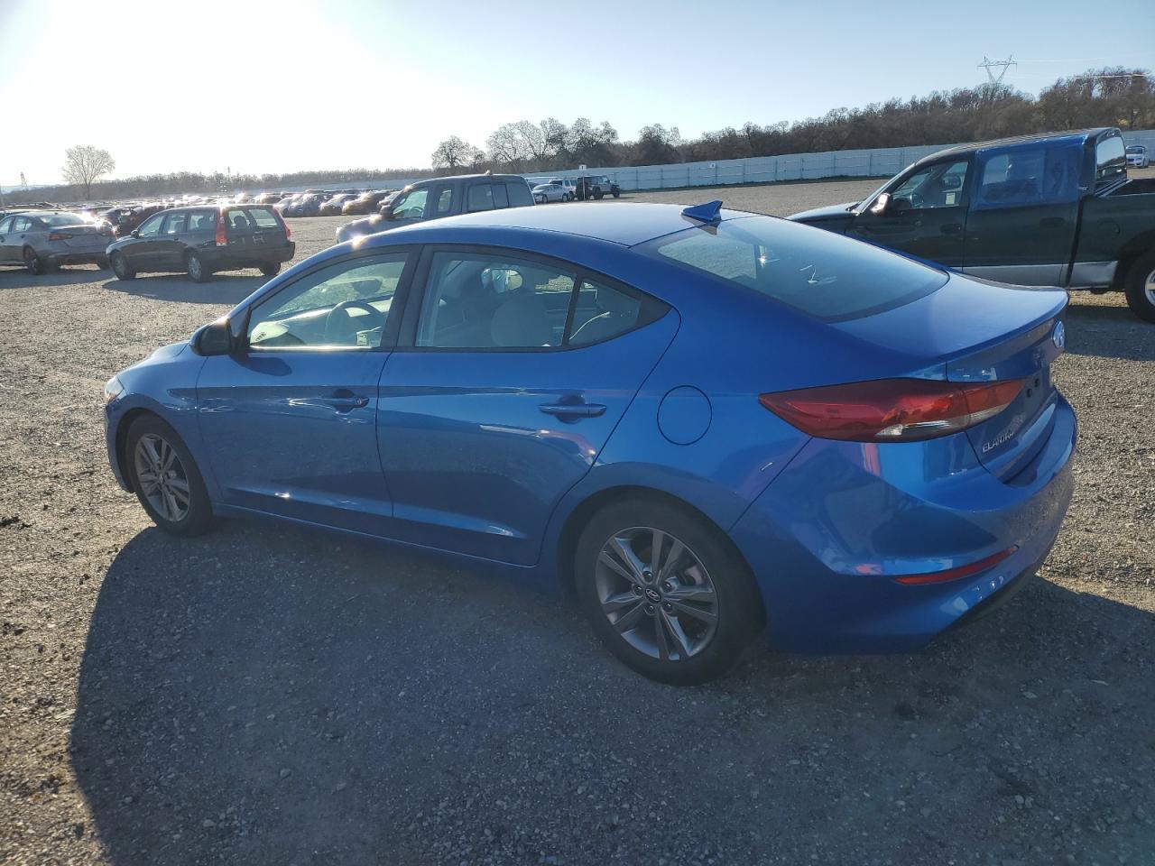 2018 HYUNDAI ELANTRA SE - Фото 2