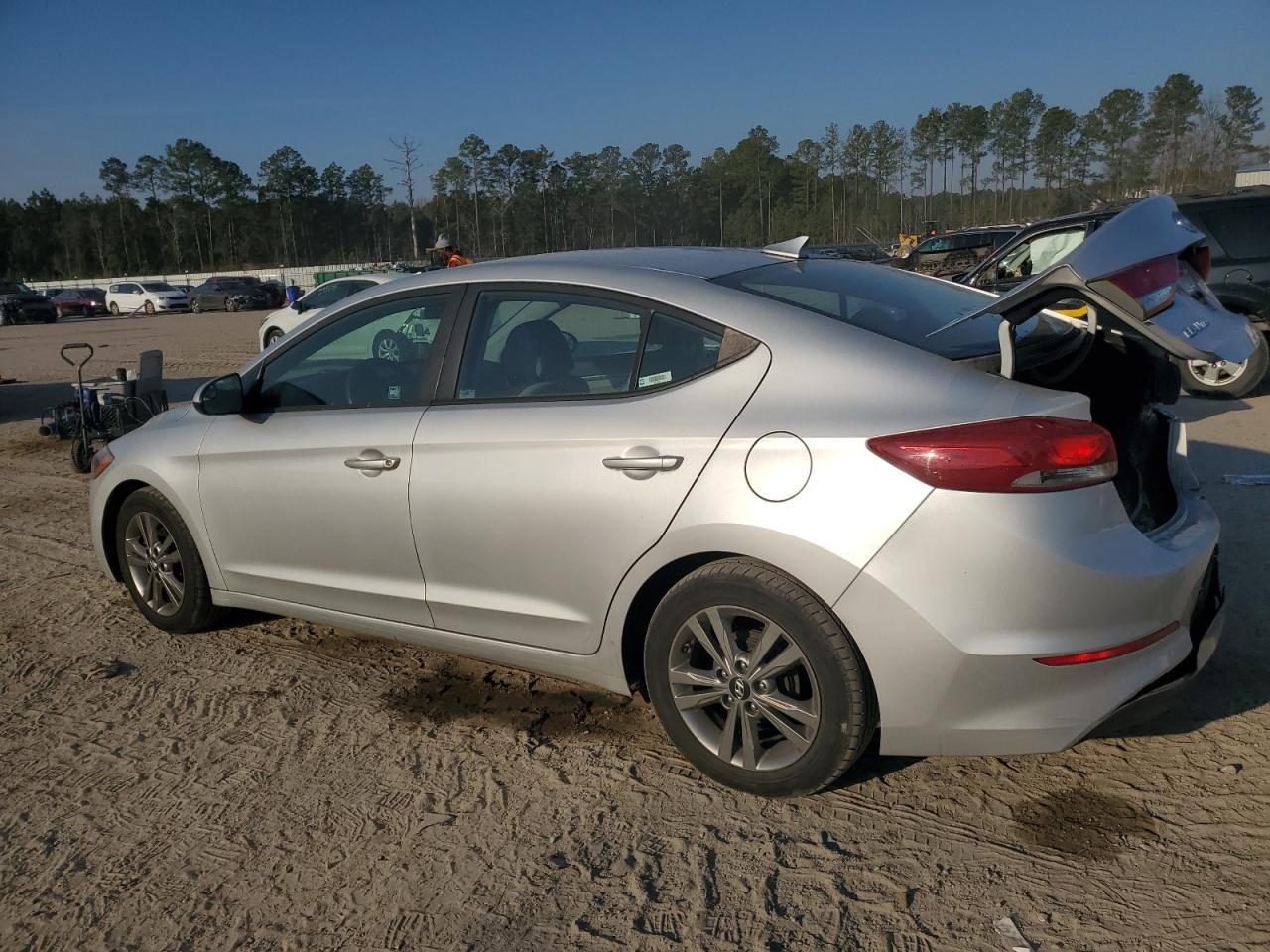 2017 HYUNDAI ELANTRA SE - Фото 2