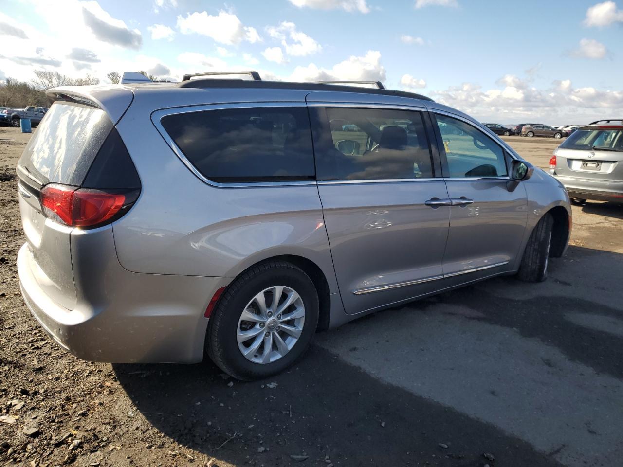 2017 CHRYSLER PACIFICA T - Фото 3