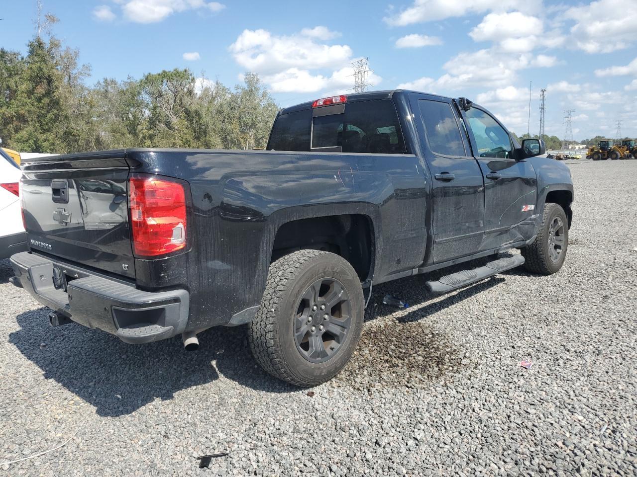 2017 CHEVROLET SILVERADO - Image 3