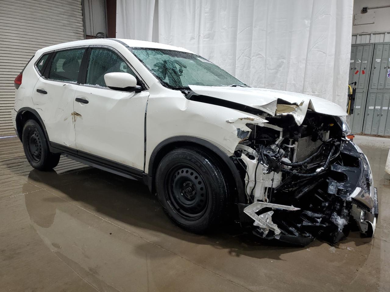 2017 NISSAN ROGUE SV - Фото 4