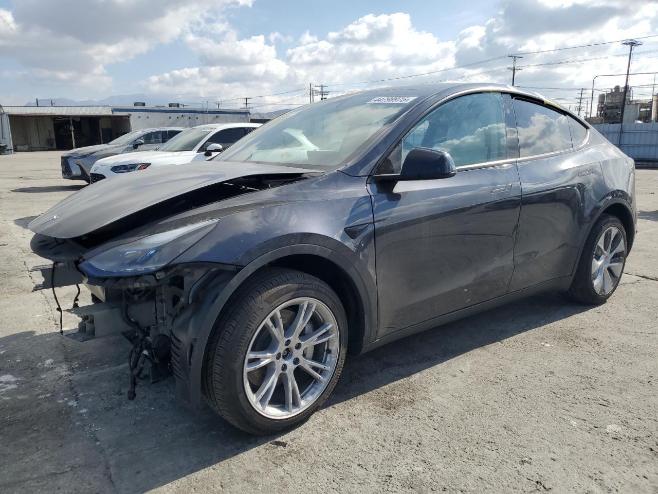 2024 TESLA MODEL Y