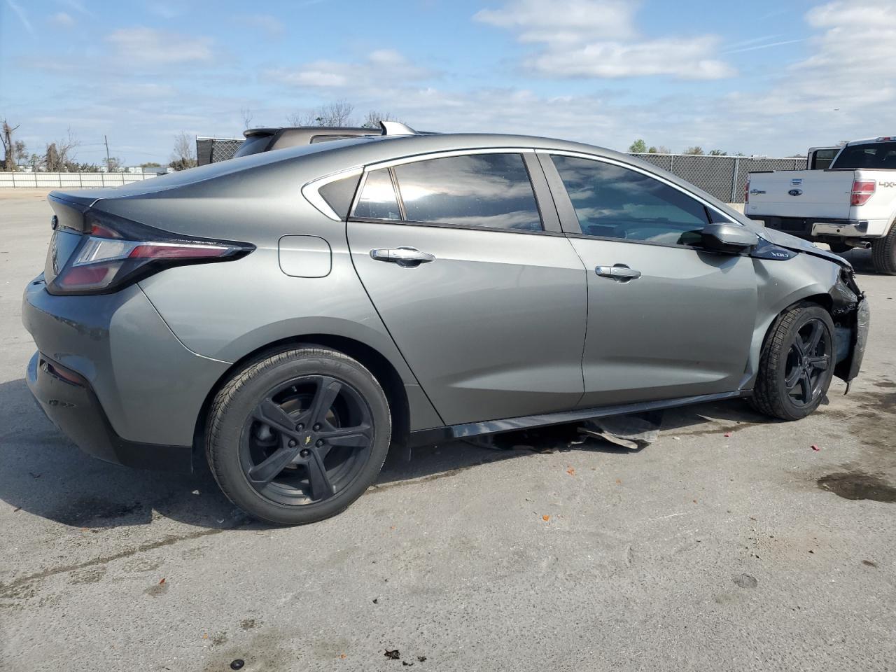 2017 CHEVROLET VOLT LT - Image 3