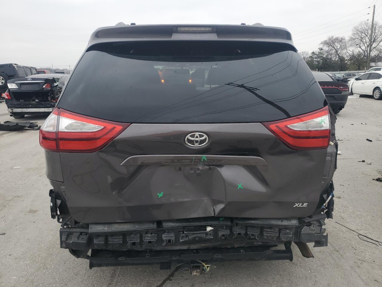 2015 TOYOTA SIENNA XLE - Фото 6