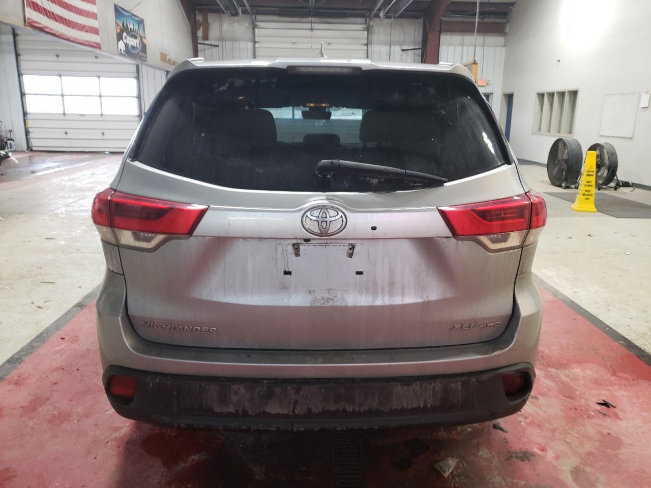 2018 TOYOTA HIGHLANDER - Фото 6