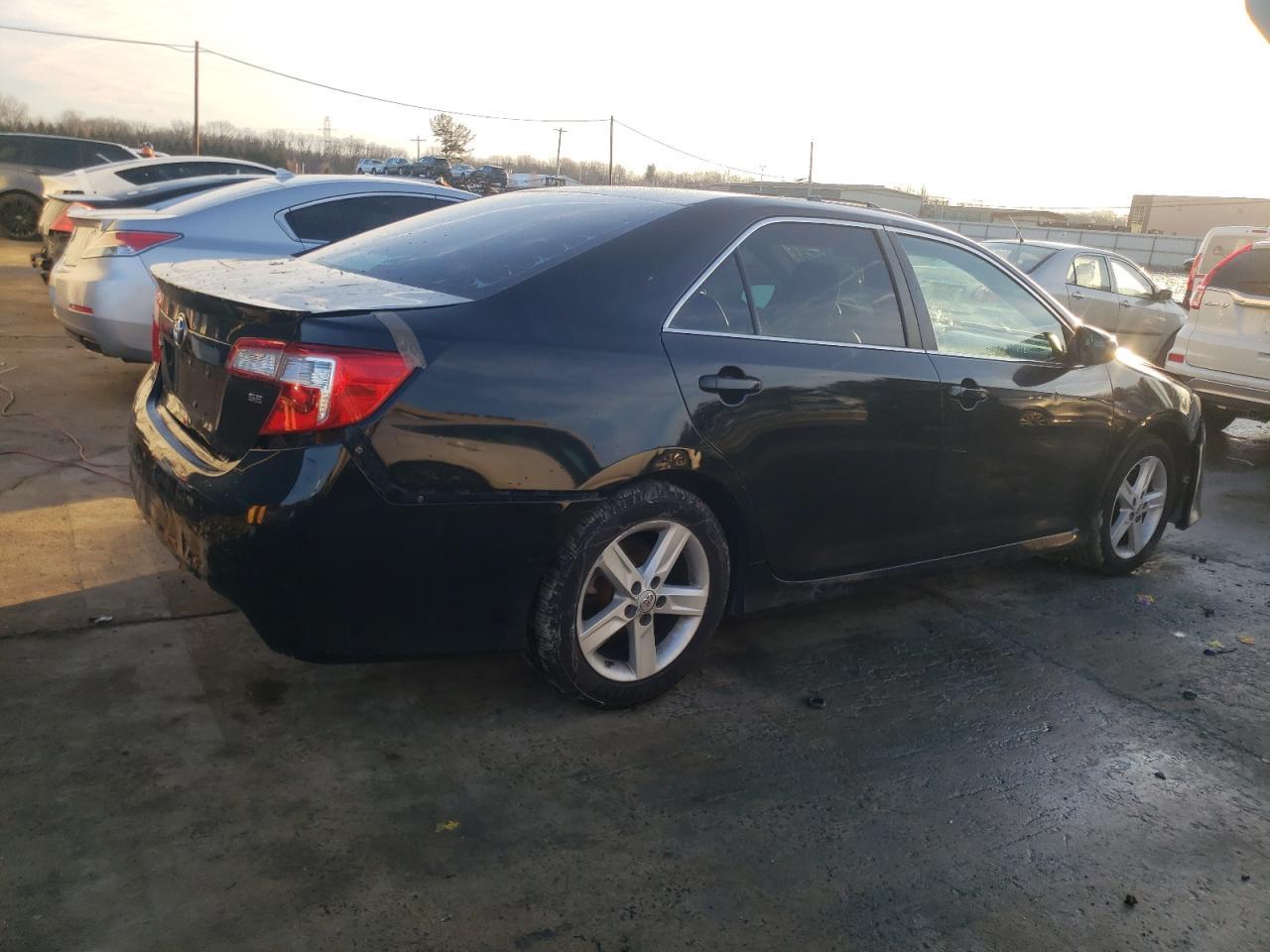 2013 TOYOTA CAMRY L - Фото 3