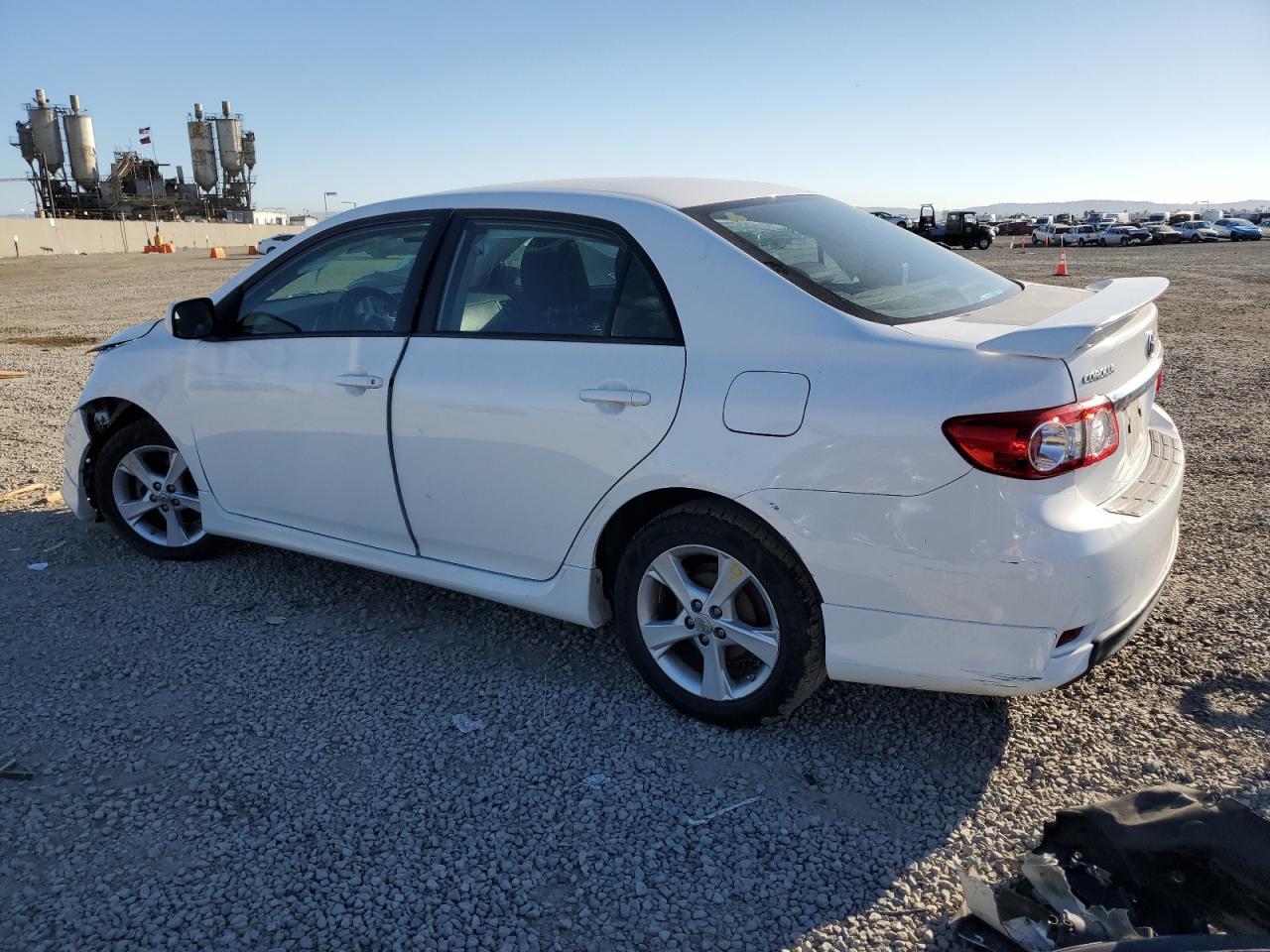 2013 TOYOTA COROLLA BA - Фото 2