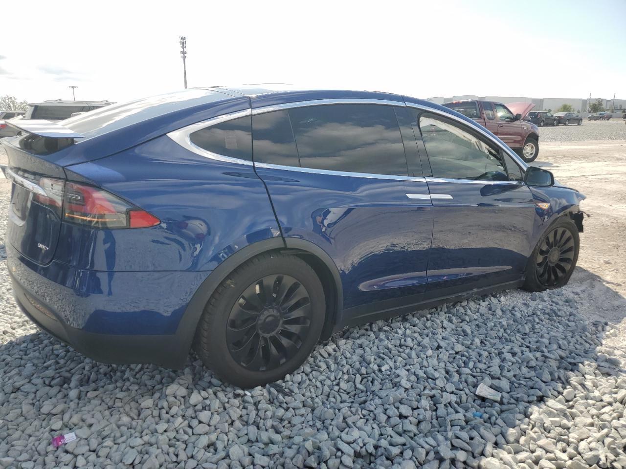 2016 TESLA MODEL X - Фото 3