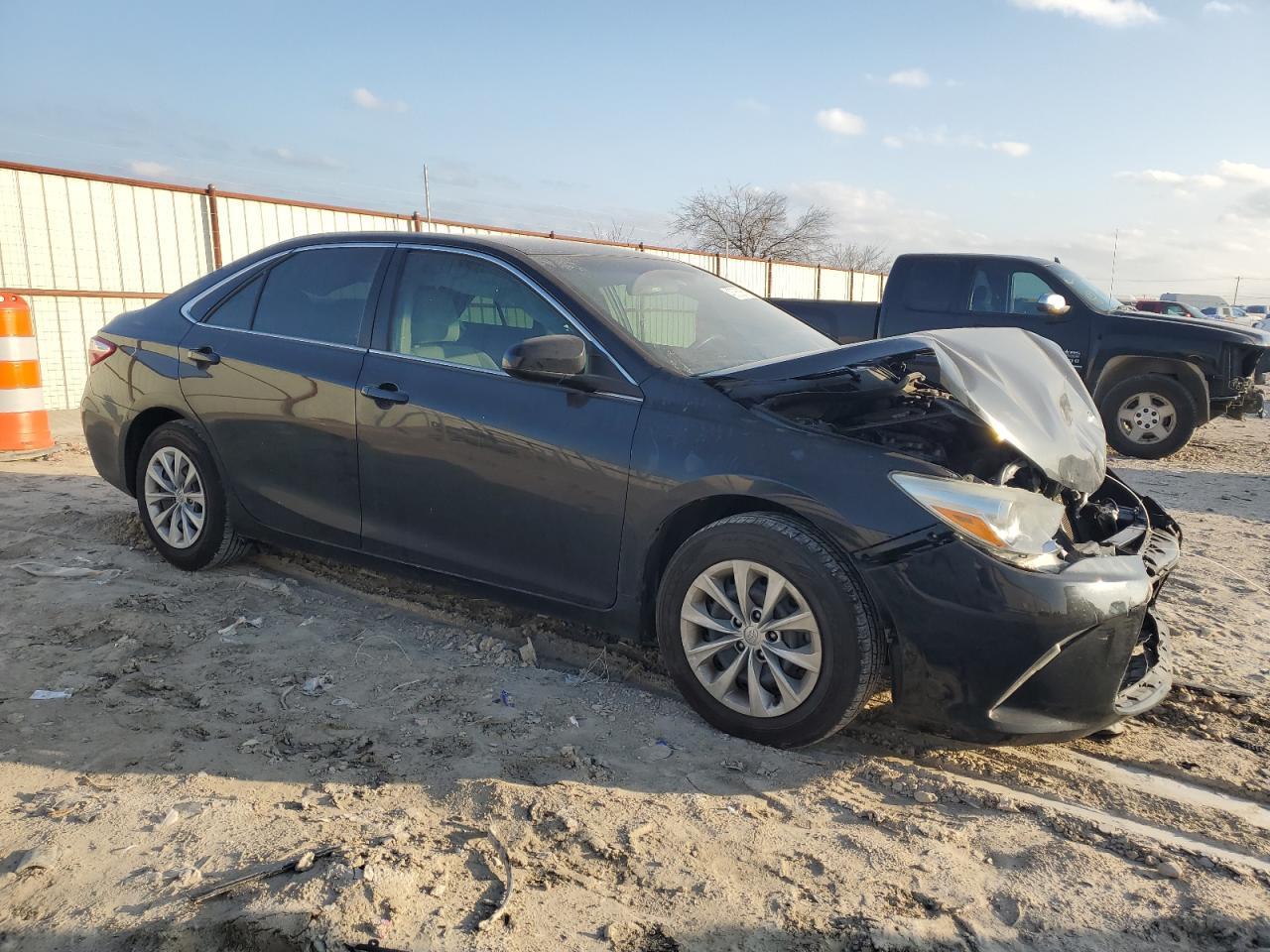 2016 TOYOTA CAMRY LE - Image 4