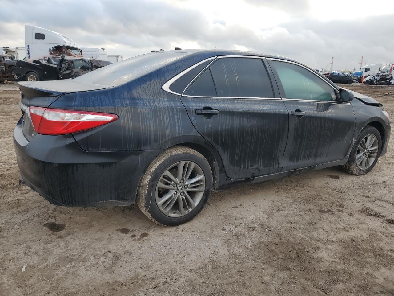 2017 TOYOTA CAMRY LE - Фото 3