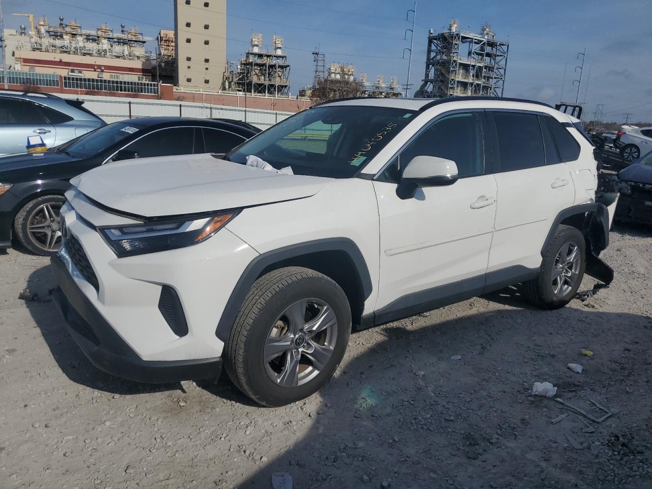 2022 TOYOTA RAV4 XLE