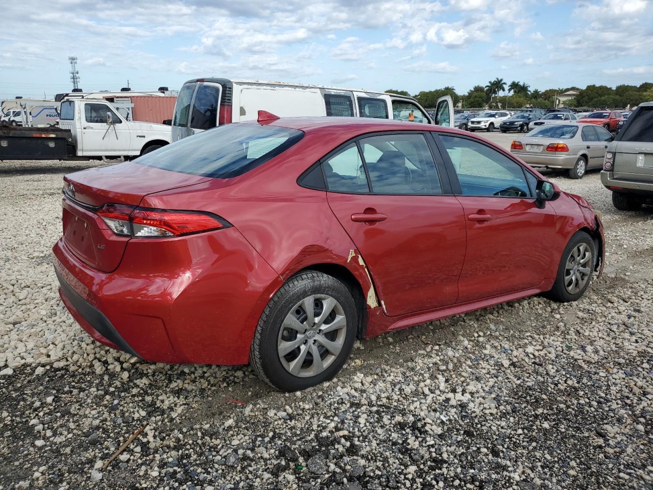 2021 TOYOTA COROLLA LE - Фото 3