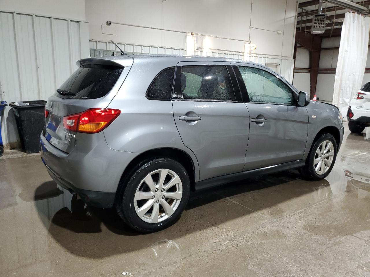 2015 MITSUBISHI OUTLANDER - Фото 3