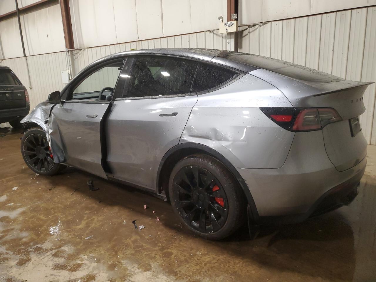 2025 TESLA MODEL Y - Image 2