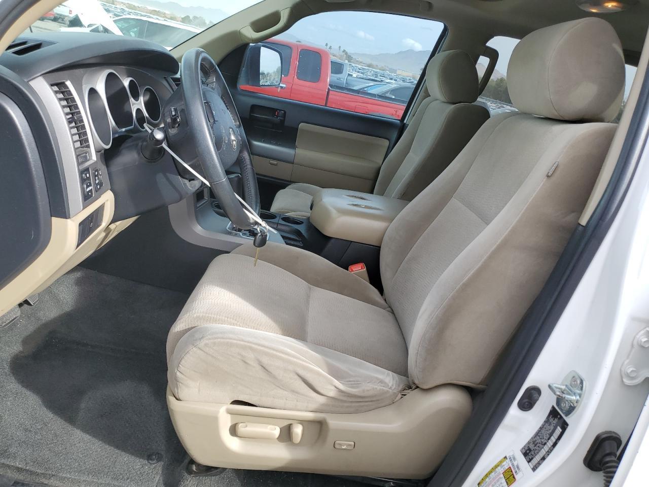 2012 TOYOTA SEQUOIA SR - Image 7