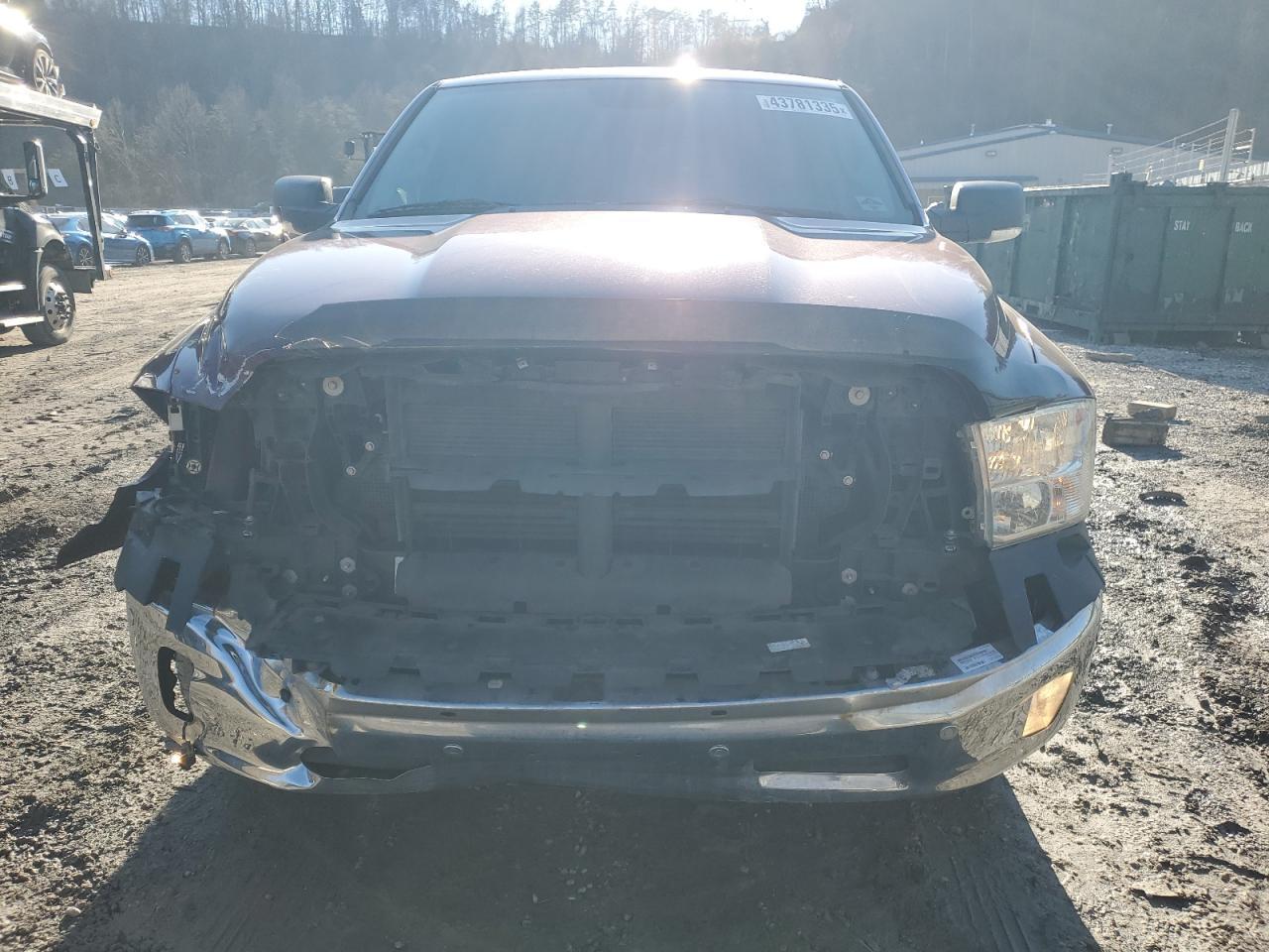 2017 RAM 1500 SLT - Image 5