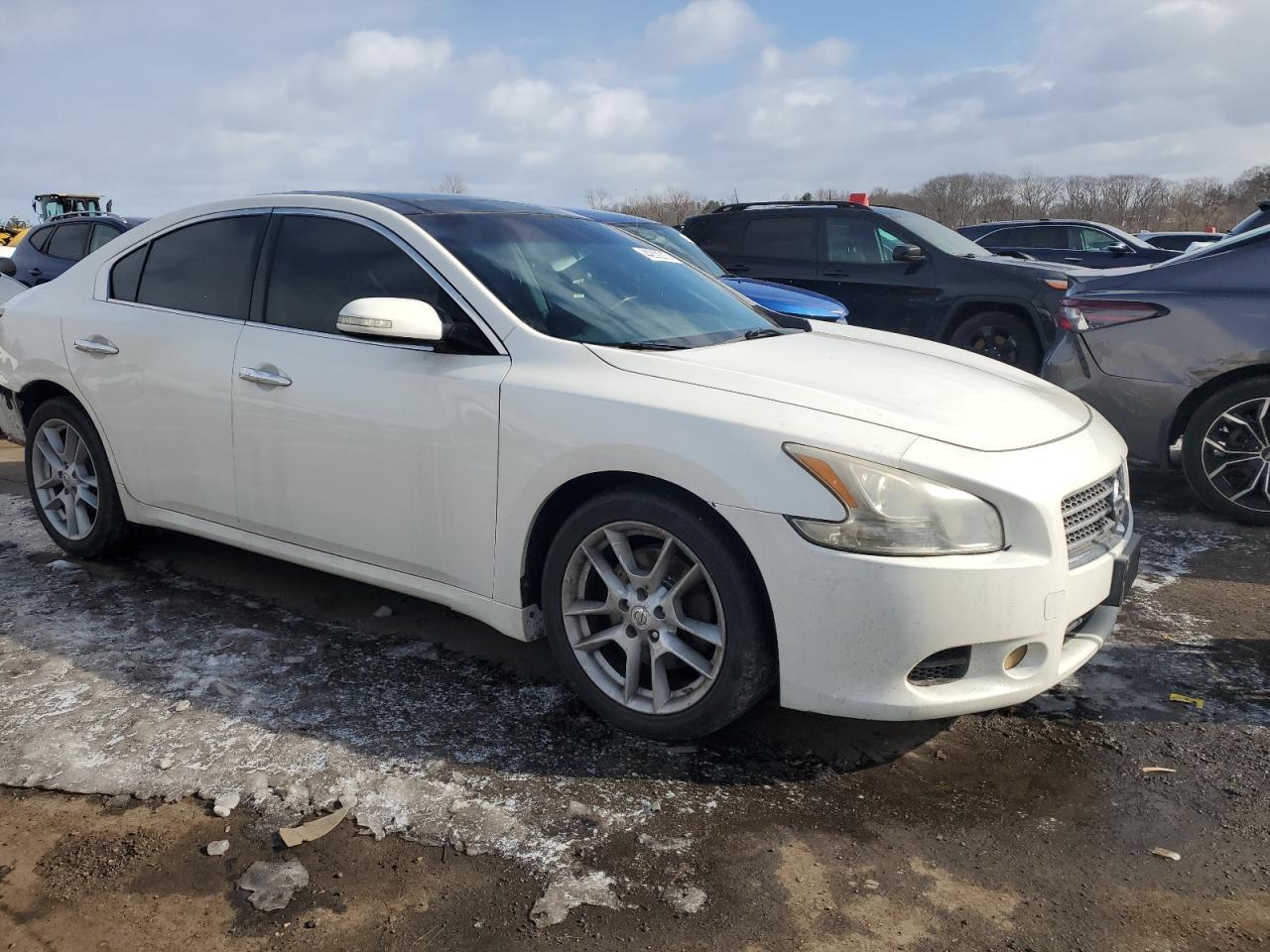 2011 NISSAN MAXIMA S - Image 4