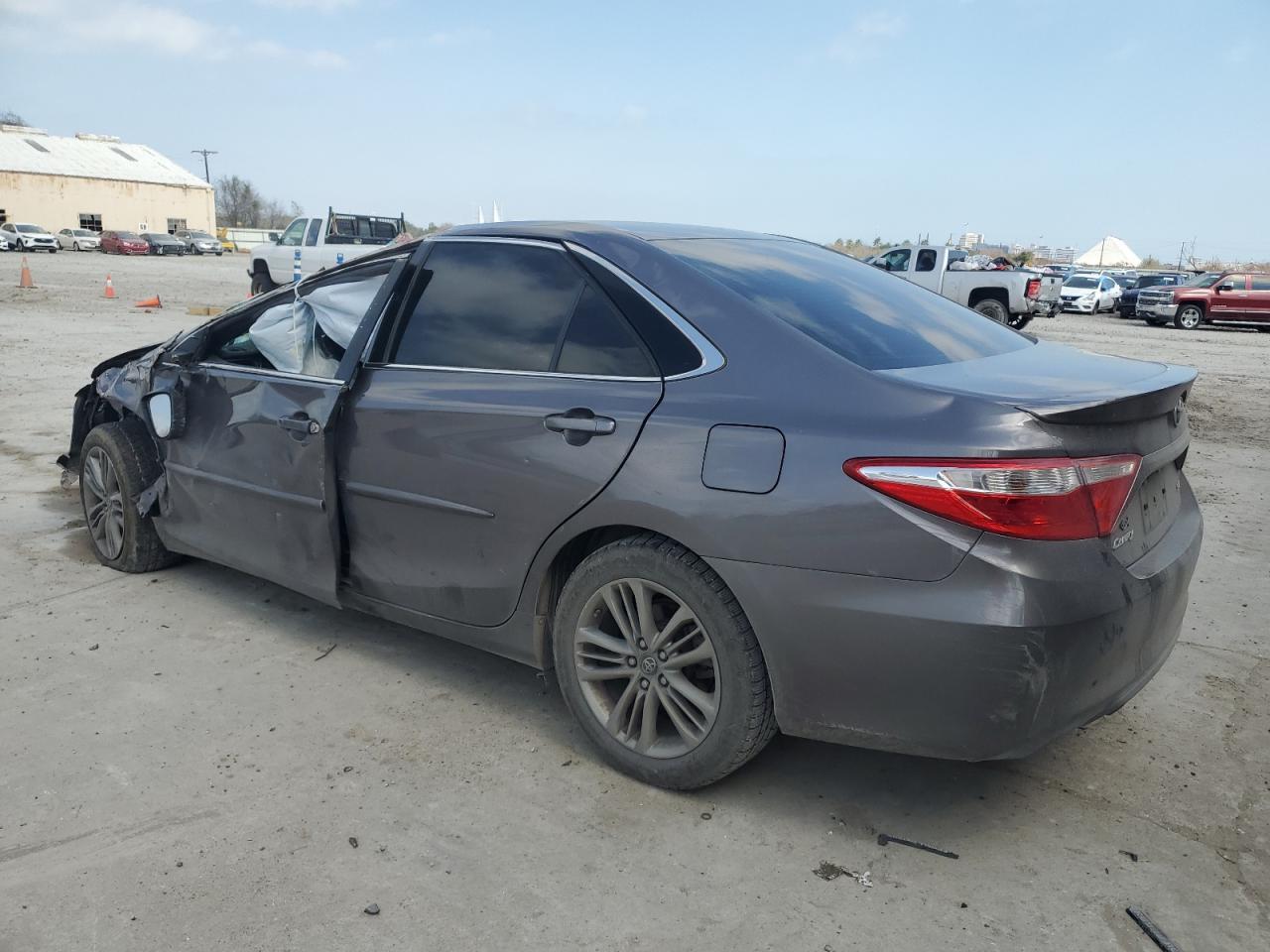 2017 TOYOTA CAMRY LE - Image 2