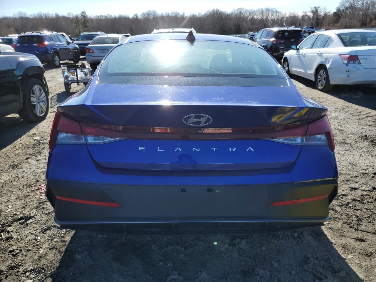 2024 HYUNDAI ELANTRA SE - Image 6