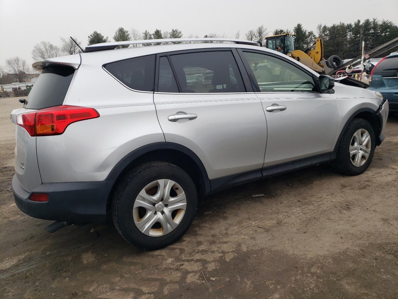 2015 TOYOTA RAV4 LE - Фото 3