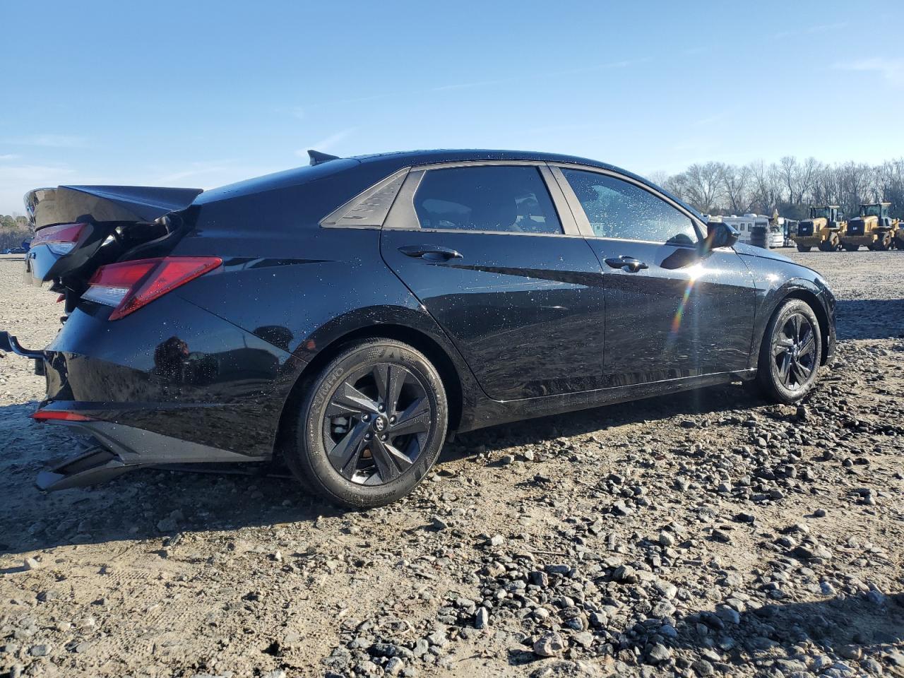 2023 HYUNDAI ELANTRA SE - Image 3