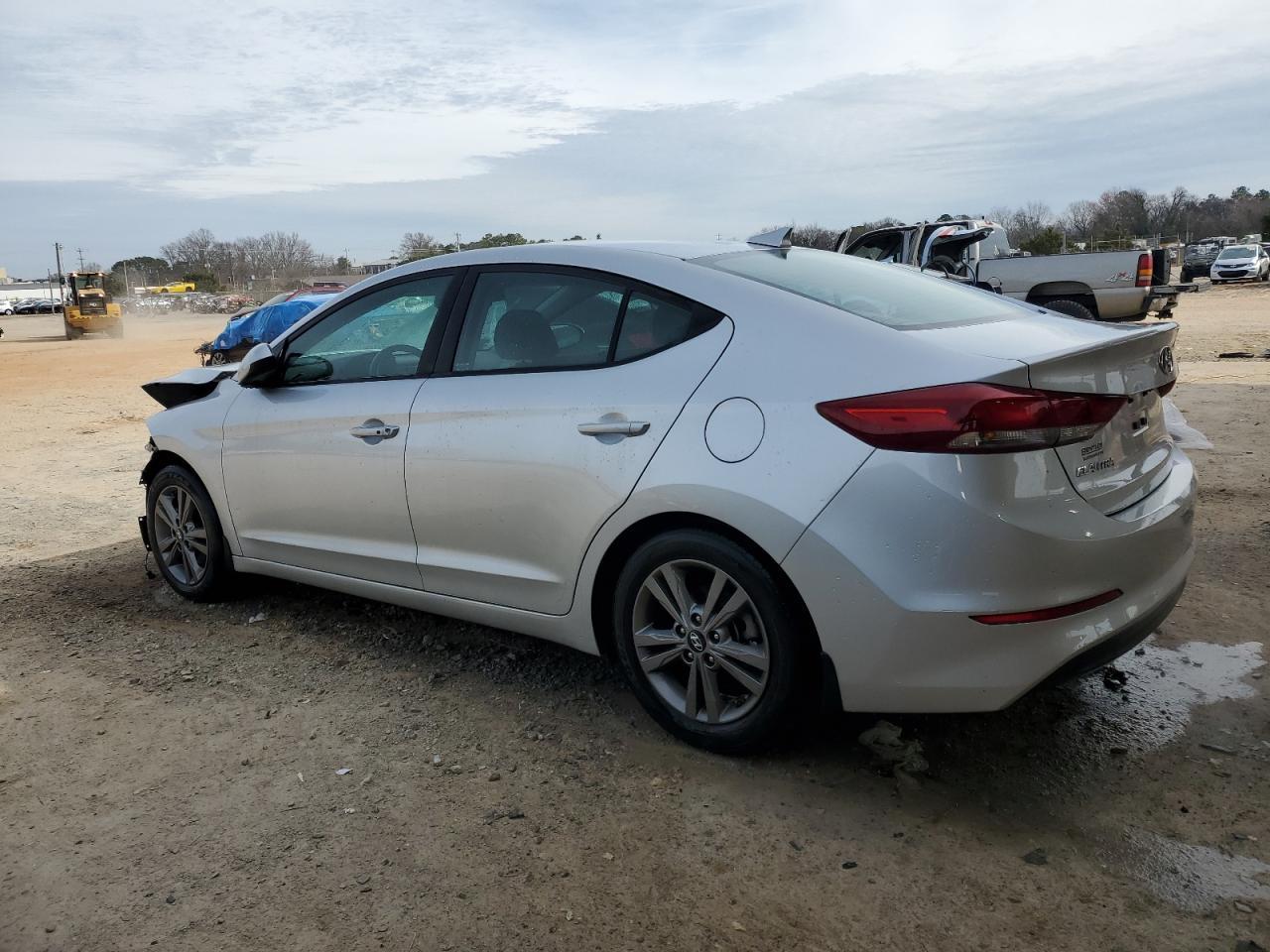 2018 HYUNDAI ELANTRA SE - Фото 2