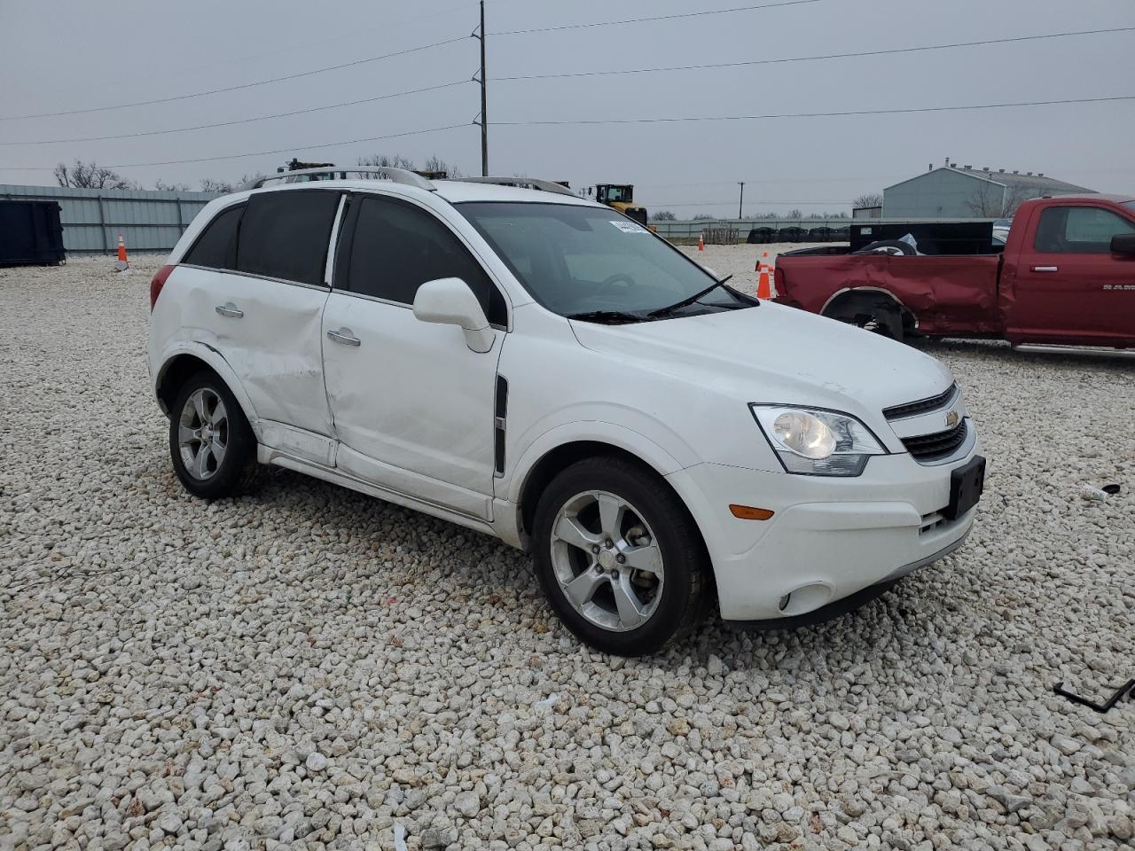 2014 CHEVROLET CAPTIVA LT - Image 4