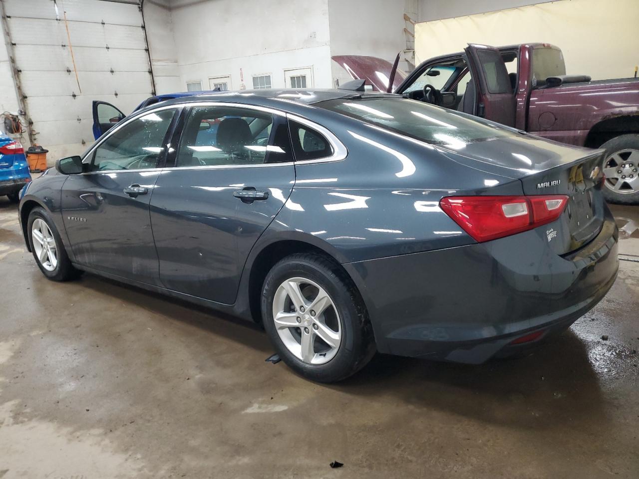 2019 CHEVROLET MALIBU LS - Фото 2