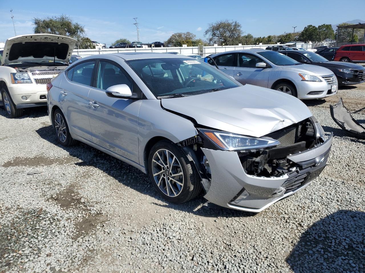 2019 HYUNDAI ELANTRA SE - Фото 4