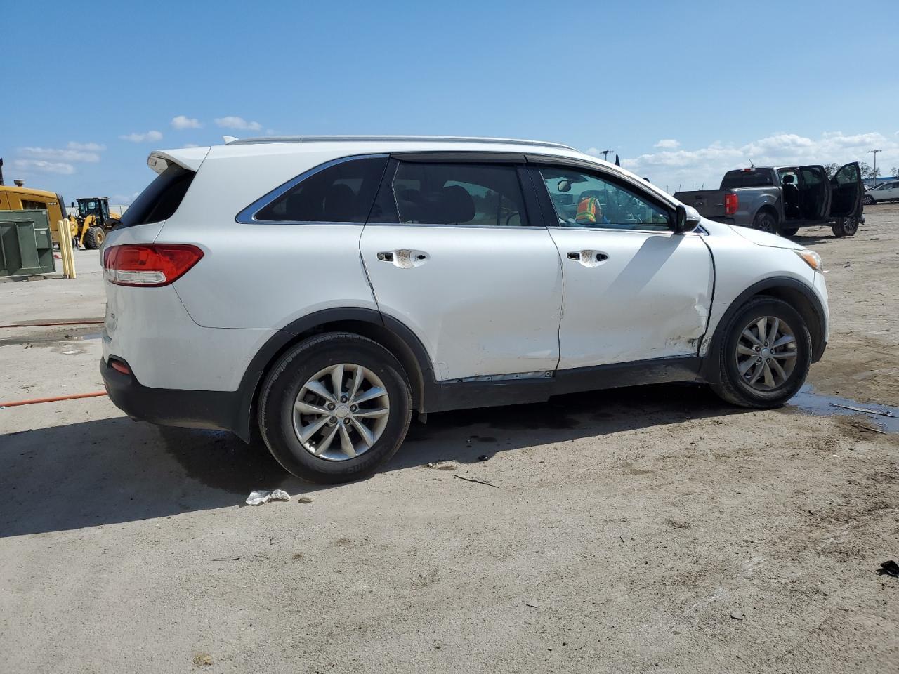 2016 KIA SORENTO LX - Image 3