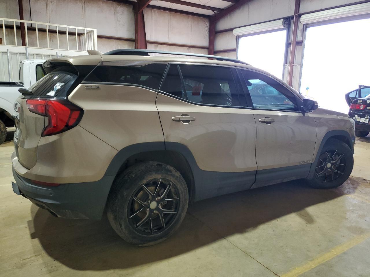 2018 GMC TERRAIN SL - Image 3