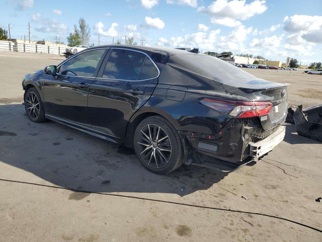 2021 TOYOTA CAMRY SE - Image 2