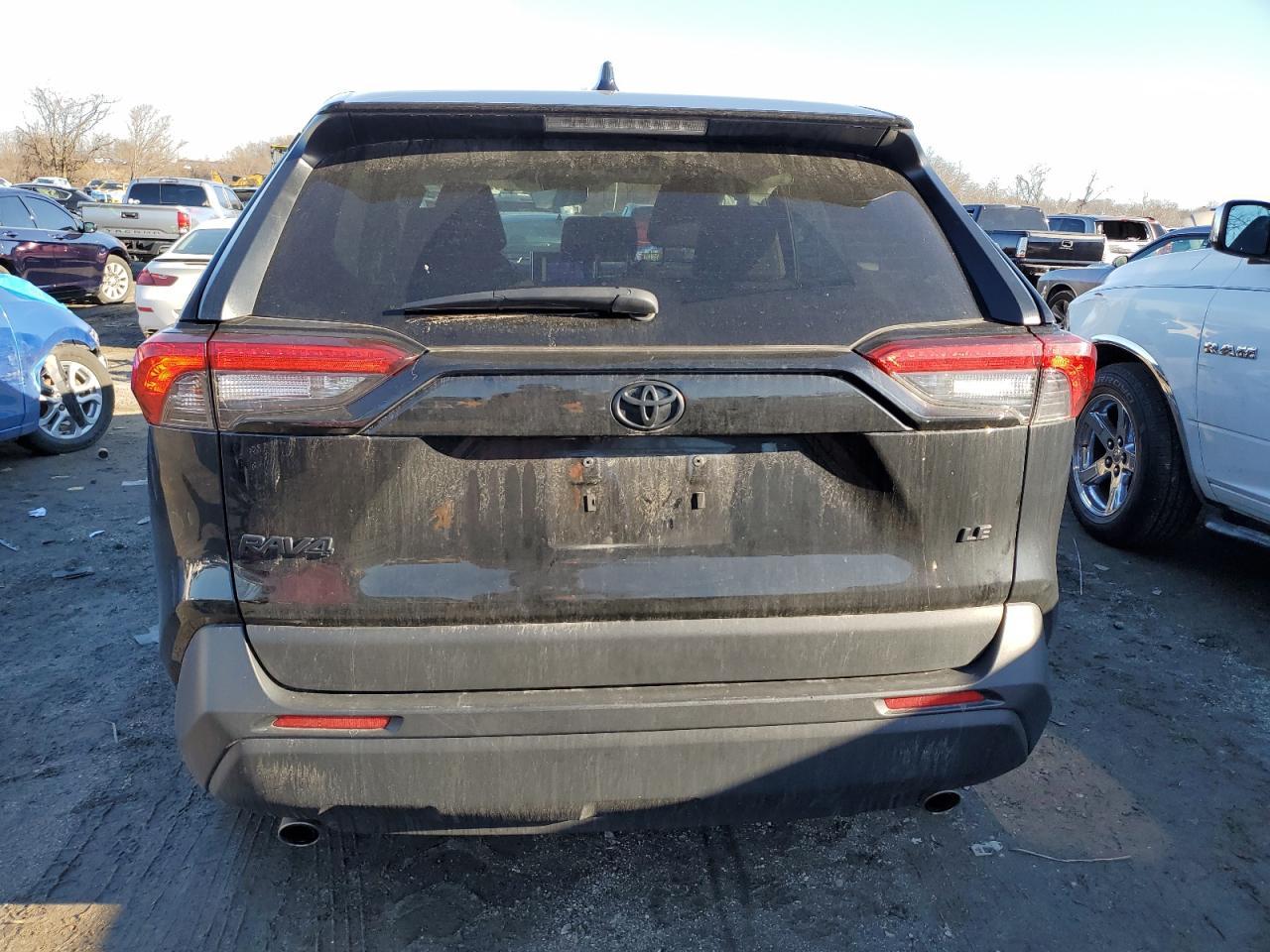 2023 TOYOTA RAV4 LE - Фото 6