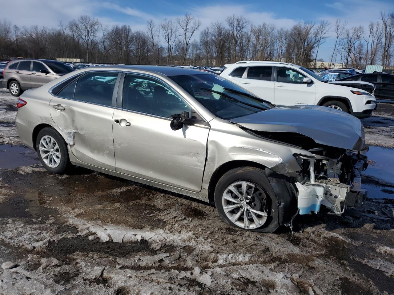 2017 TOYOTA CAMRY LE - Фото 4