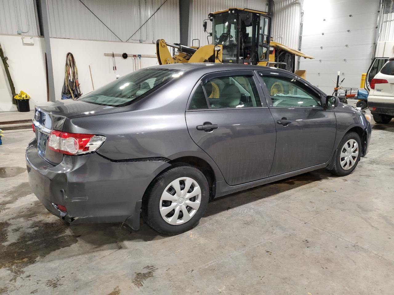 2013 TOYOTA COROLLA BA - Фото 3