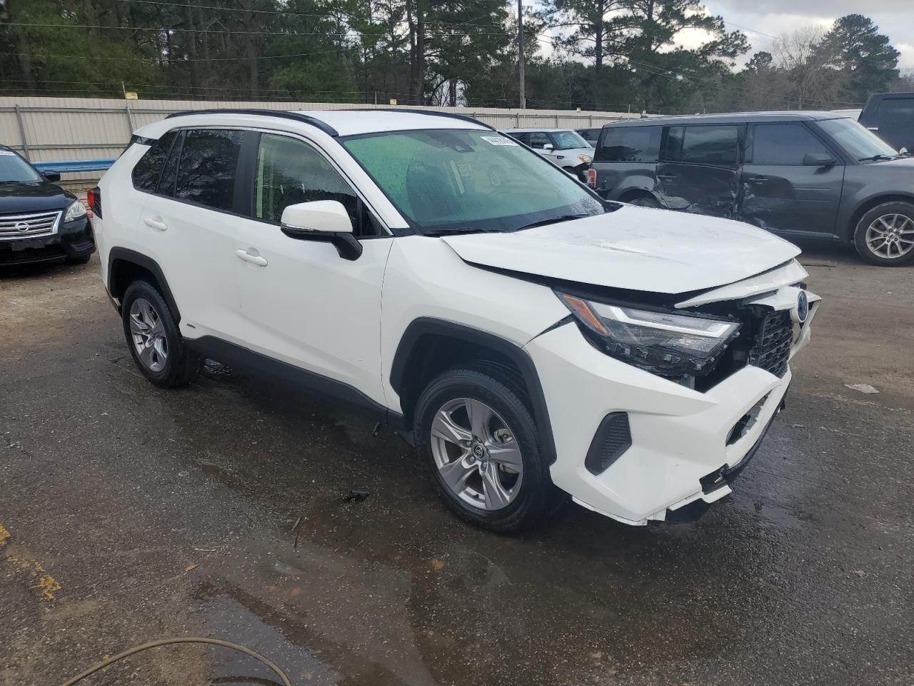 2022 TOYOTA RAV4 XLE - Фото 4
