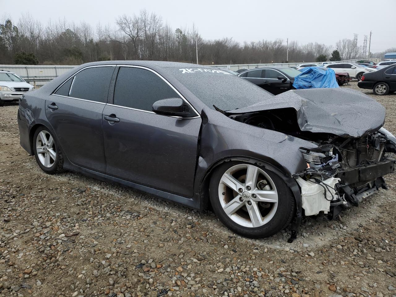 2014 TOYOTA CAMRY L - Image 4