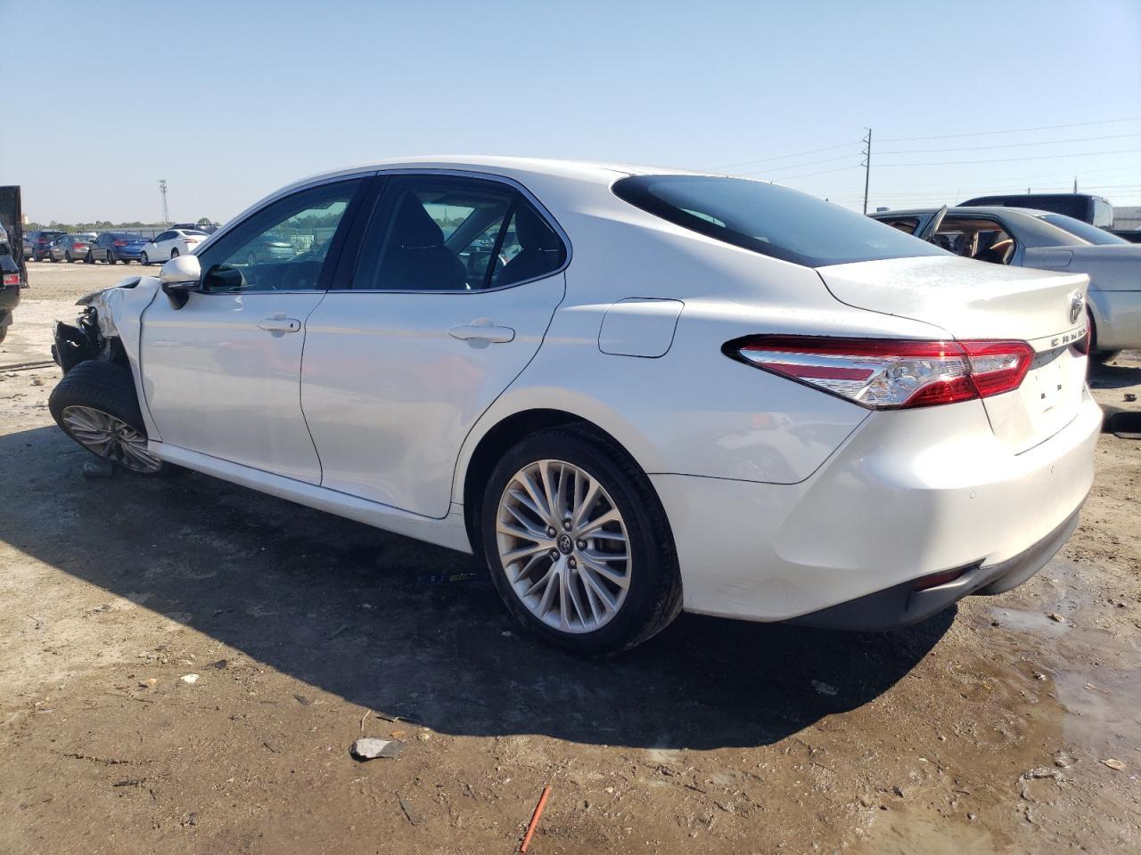 2018 TOYOTA CAMRY L - Фото 2