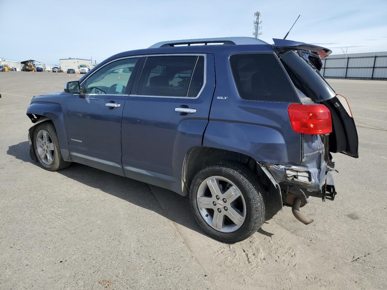 2013 GMC TERRAIN SL - Image 2