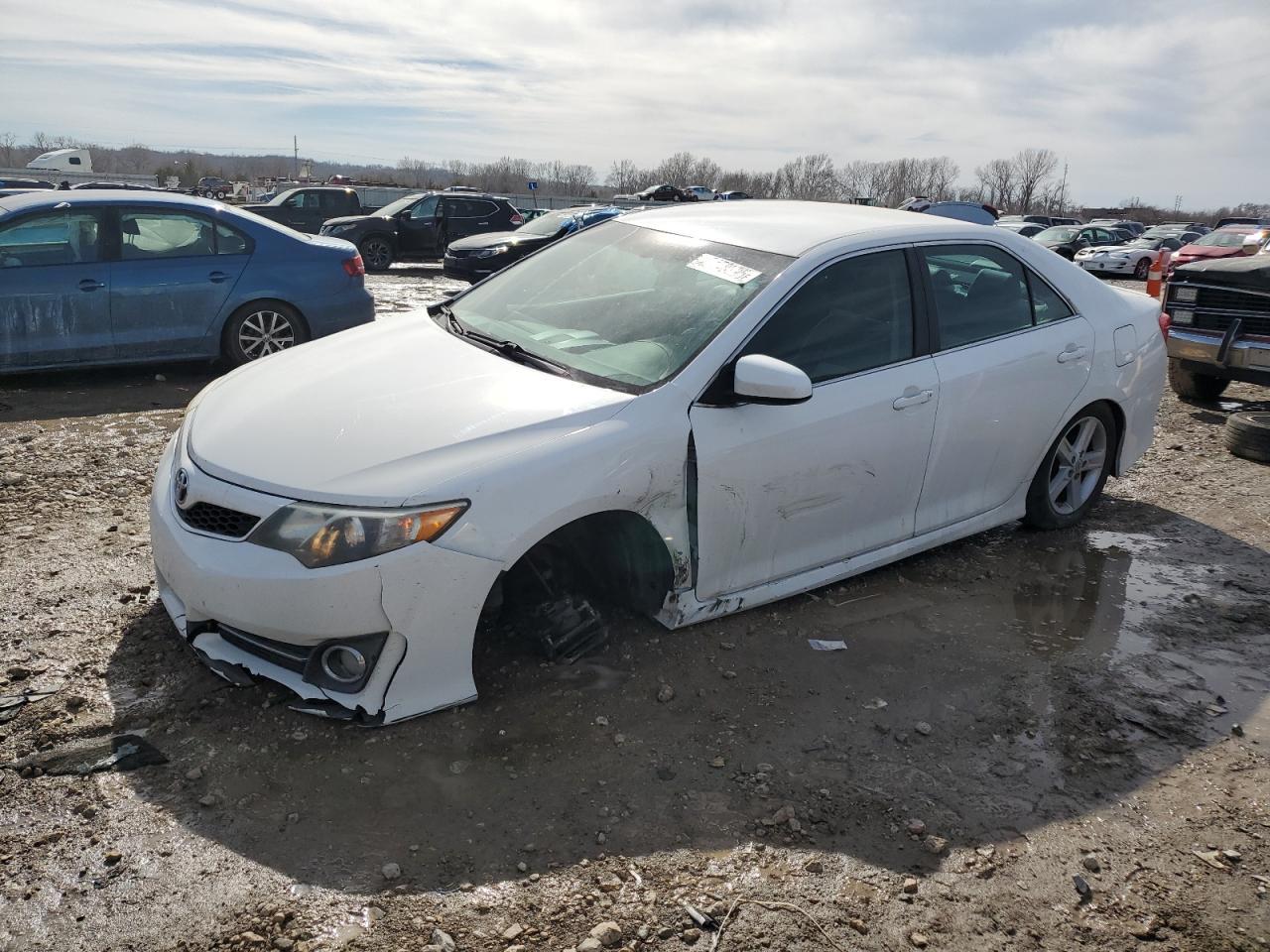 2014 TOYOTA CAMRY L
