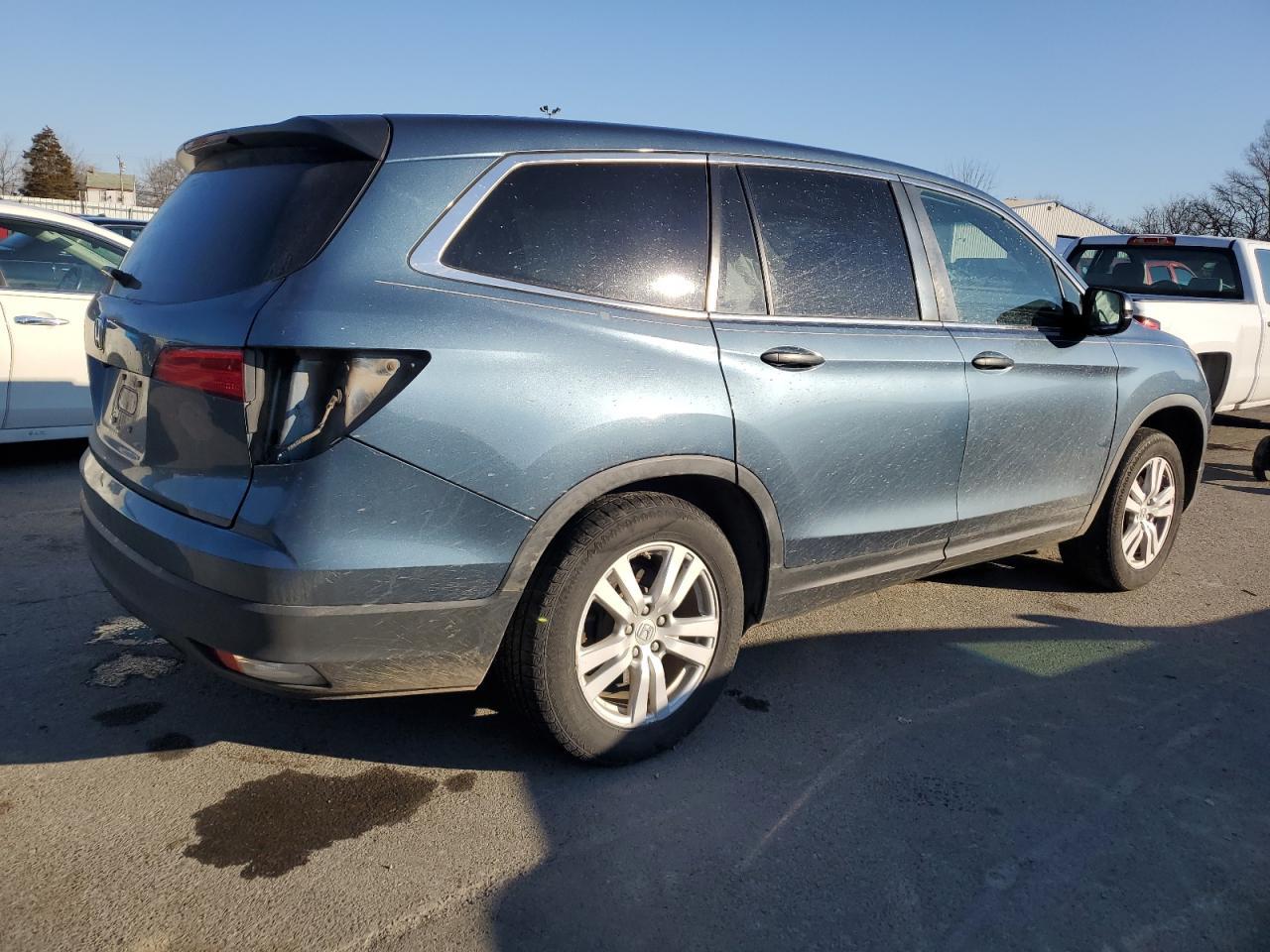 2017 HONDA PILOT LX - Фото 3
