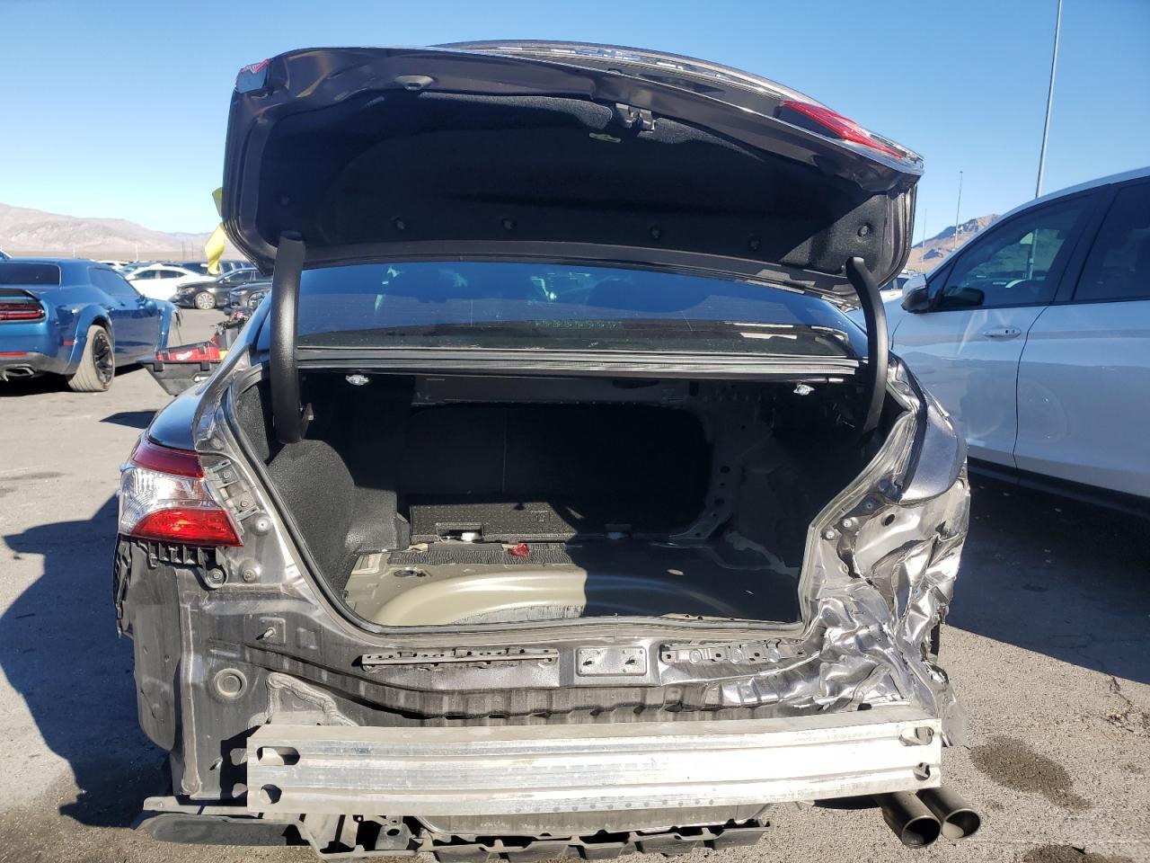2020 TOYOTA CAMRY SE - Image 6