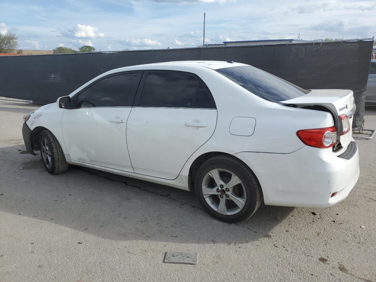 2013 TOYOTA COROLLA BA - Фото 2