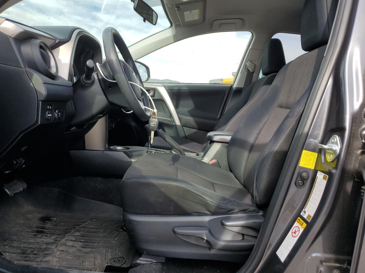 2015 TOYOTA RAV4 LE - Фото 7