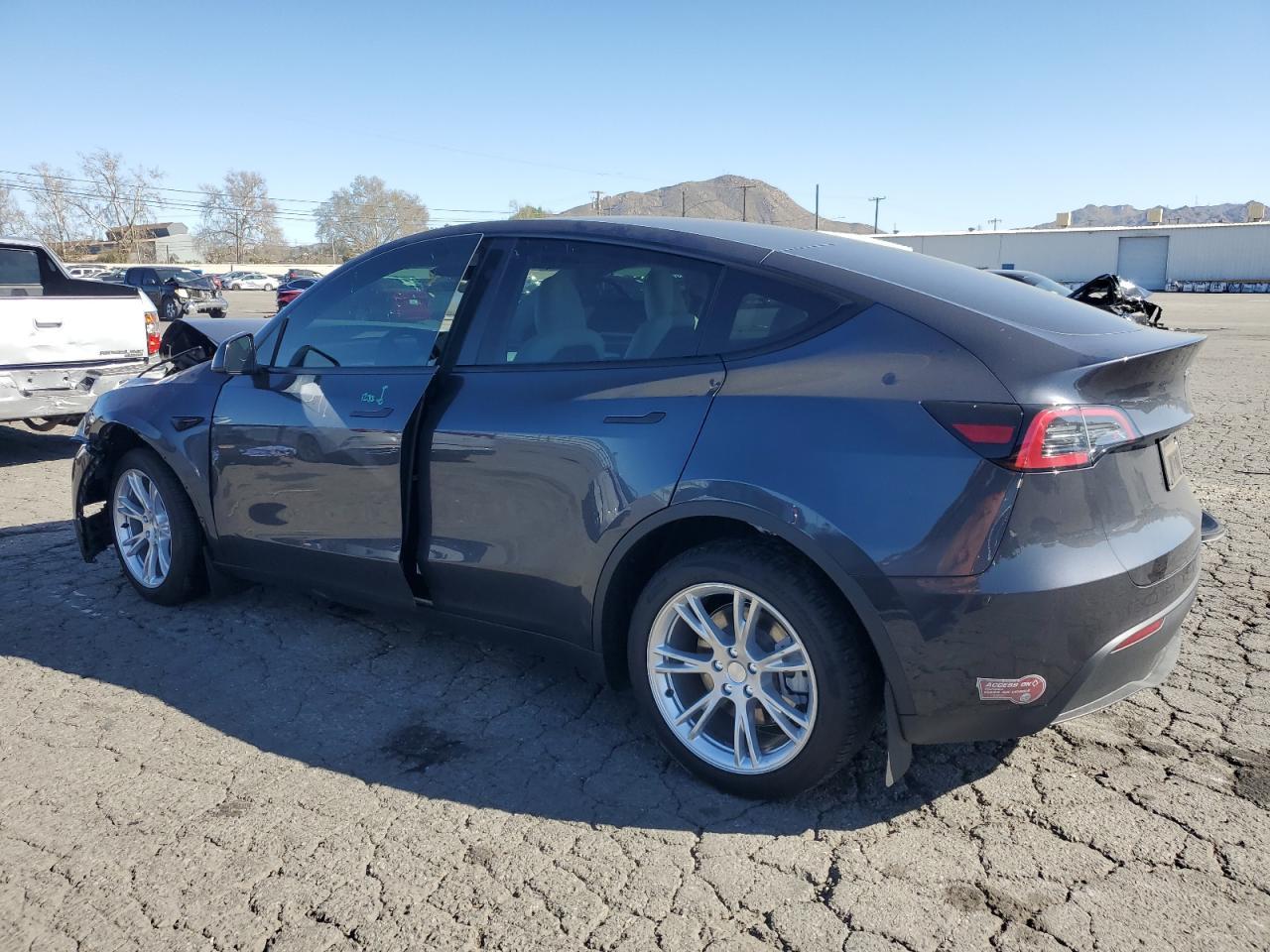 2024 TESLA MODEL Y - Image 2