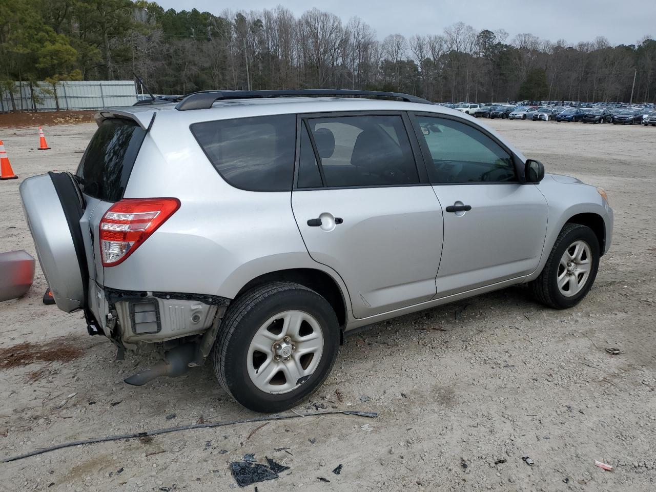 2011 TOYOTA RAV4 - Фото 3