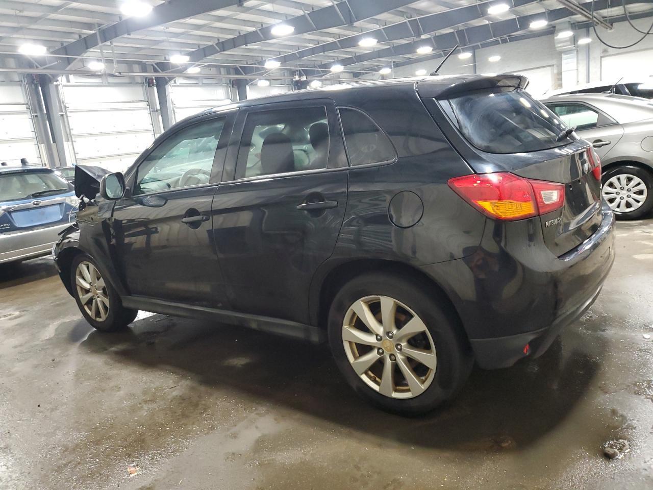 2015 MITSUBISHI OUTLANDER - Фото 2
